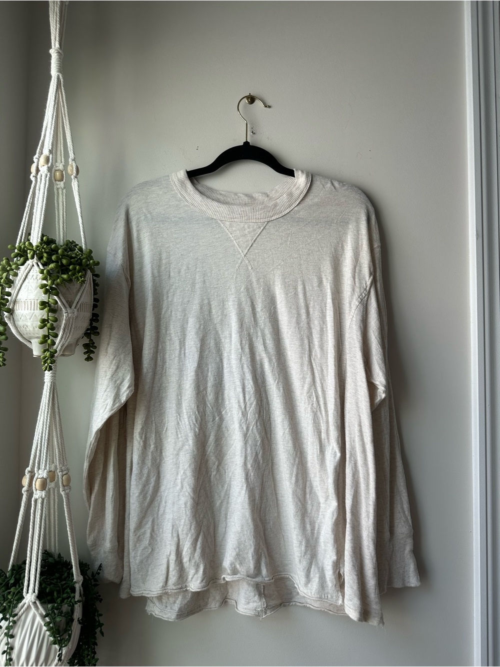 Aerie women’s Long-Sleeve Crewneck Shirt in Off-White/Cream